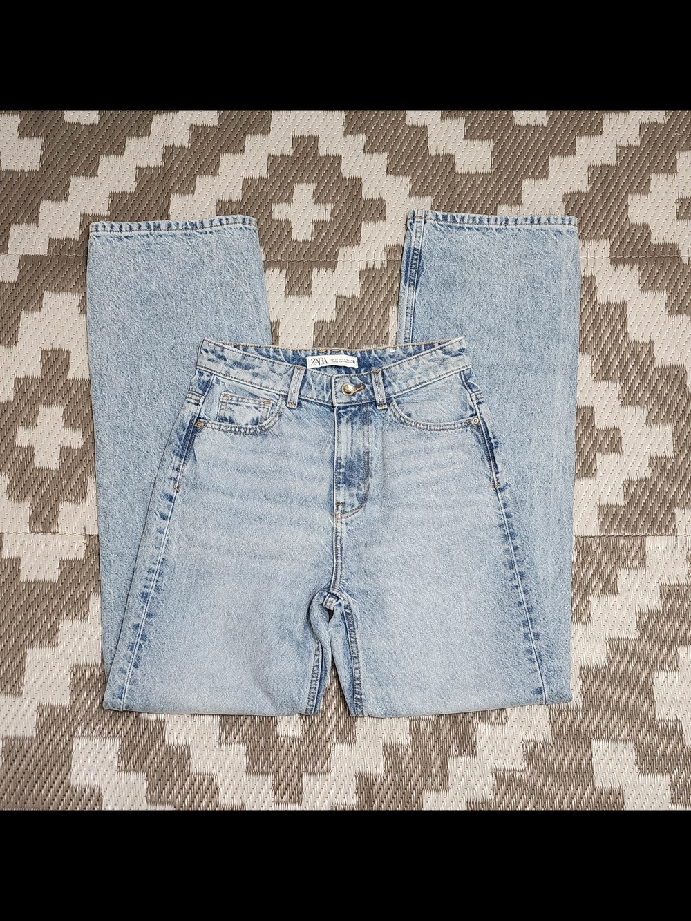 ZARA Light Wash High-Rise Women's Jeans